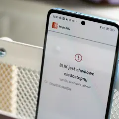 Awaria blika na telefonie ING. Komunikat "BLIK jest chwilowo niedostępny" wyświetla się na ekranie smartfona.