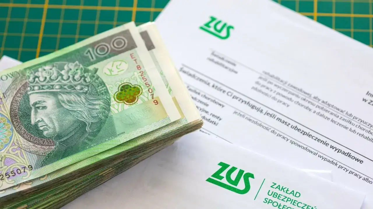 Pieniądze i dokumenty ZUS. Czy w 2025 roku będą emerytury stażowe?